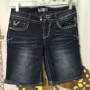 🛍️LEI Ashley Womens Shorts Size 3 Dark Wash Embellished Bermuda Low Rise